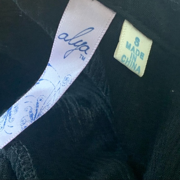 Alya Black V-Neck Long Sleeve Boho Flowy Dress - Picture 7 of 12